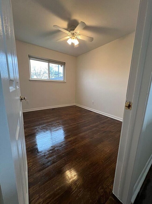 Building Photo - Move-In Ready 3 Bedroom, 1.5 Bathroom Home in Westland