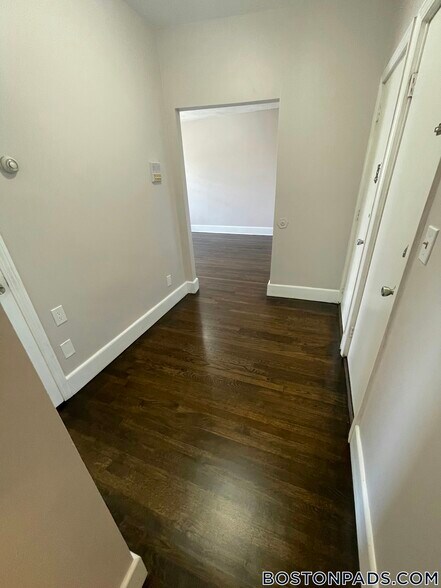 Building Photo - 167 N Common St