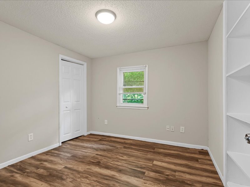 Building Photo - 10 W 98th St