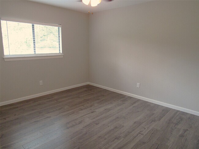 Building Photo - 3311 Golden Willow Dr