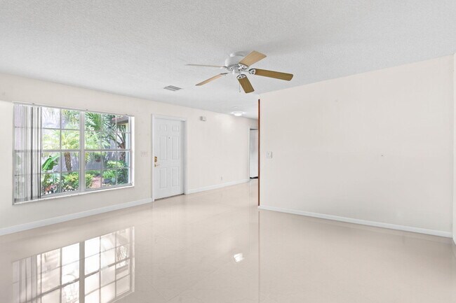 Building Photo - 12210 Dartmoor Dr