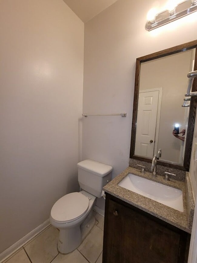 Building Photo - Orange Tree - West Campus- Beautiful 2 Bed...