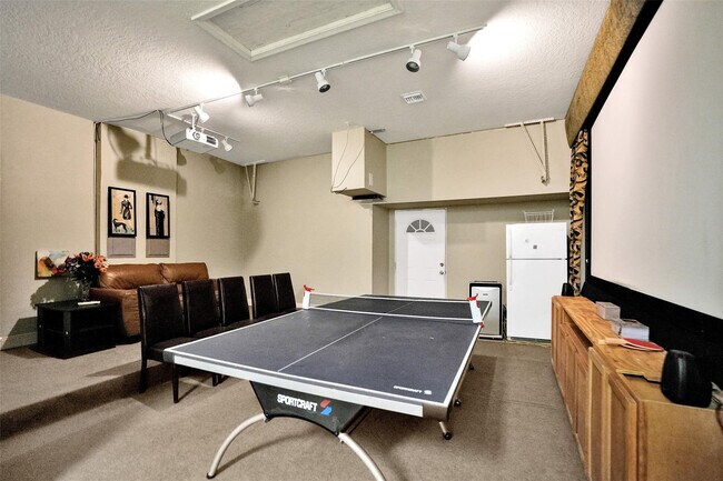 Building Photo - 10442 NW 60th Pl