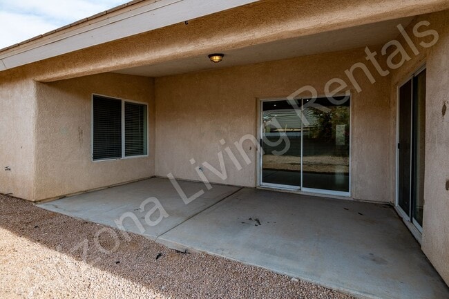 Building Photo - AMAZING 4 BEDROOM HOME