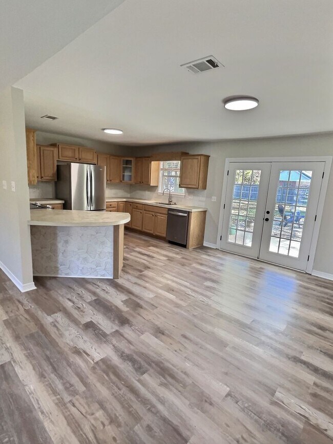 Building Photo - Updated home in Ocean Springs!