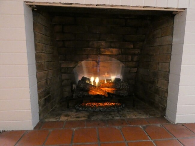 Building Photo - *Available NOW in Whittier!*