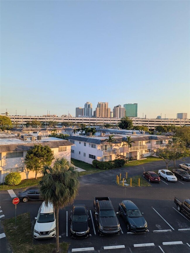 Building Photo - 7410 SW 82nd St