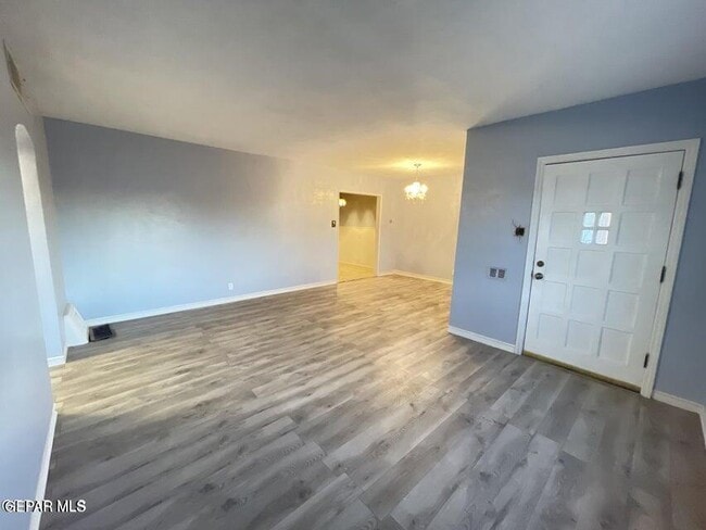 Building Photo - 316 Barcelona Dr