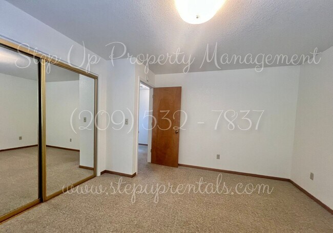 Building Photo - 96 S Norlin St