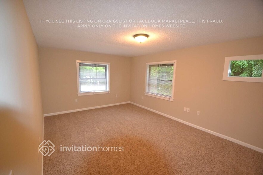 Building Photo - 4268 Vincent St