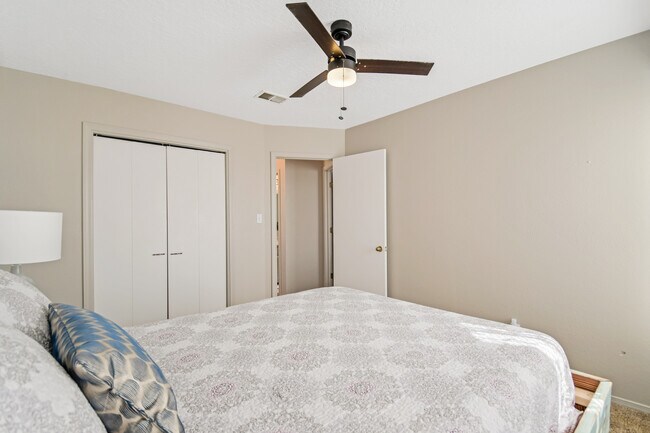 Building Photo - 6937 El Cajon Ct NW