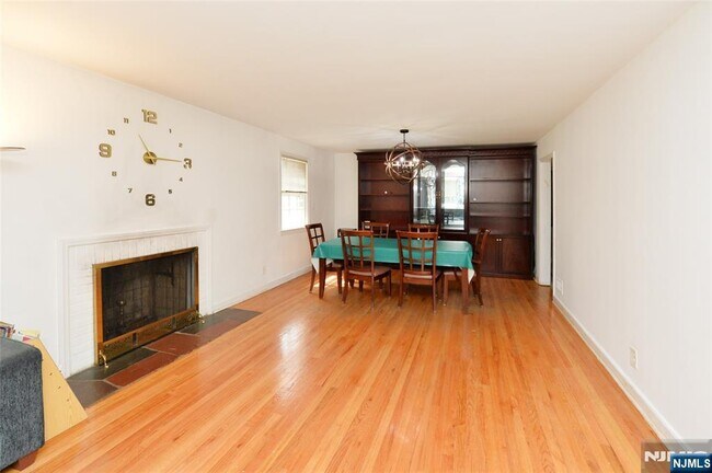 Building Photo - 968-972-972 Byron Ave