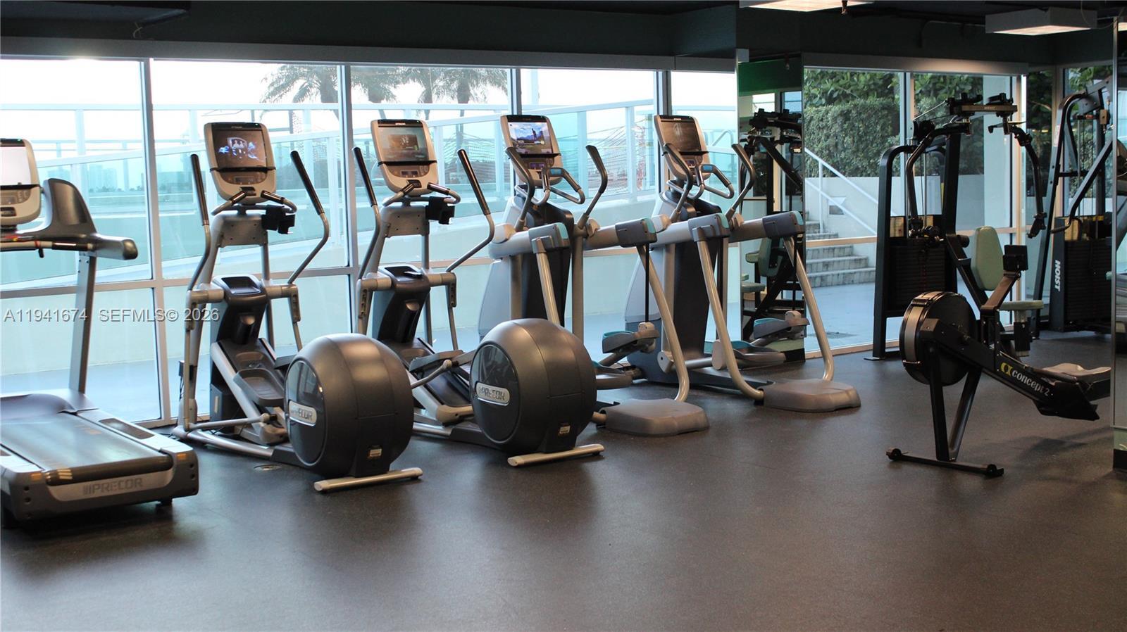 Building Photo - 650 West Ave