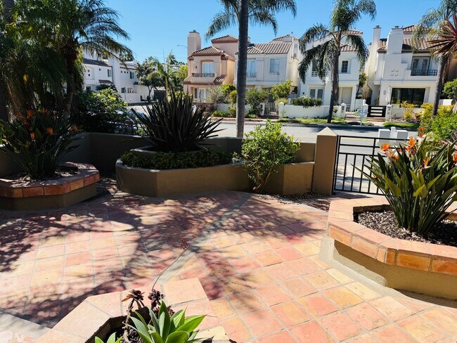 Building Photo - Elevated Coastal Living in Downtown Huntington Beach with Private Rooftop Retreat