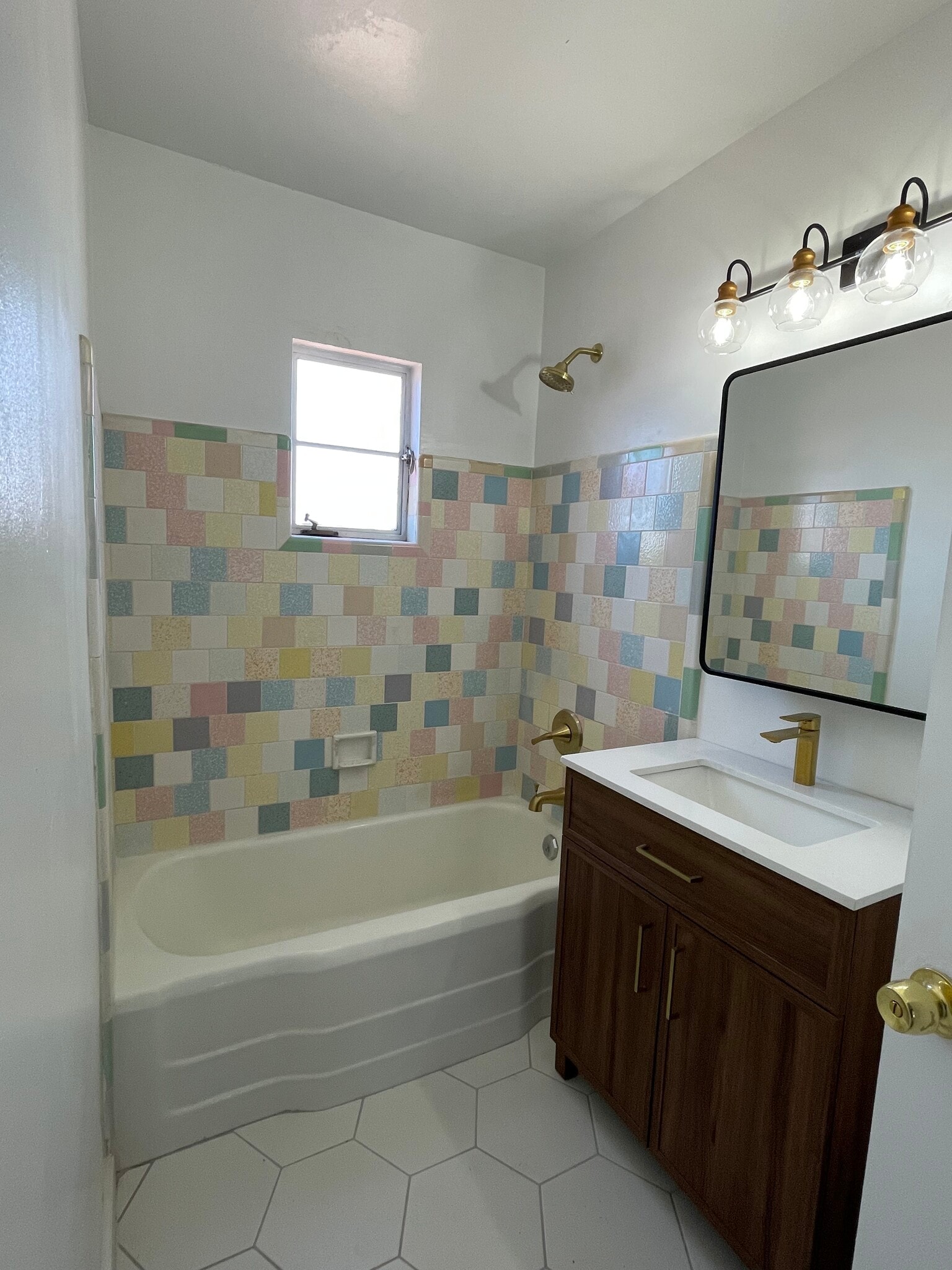 Building Photo - 1857 E Earll Dr