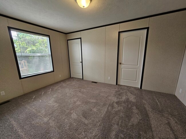 Building Photo - 197 Birch