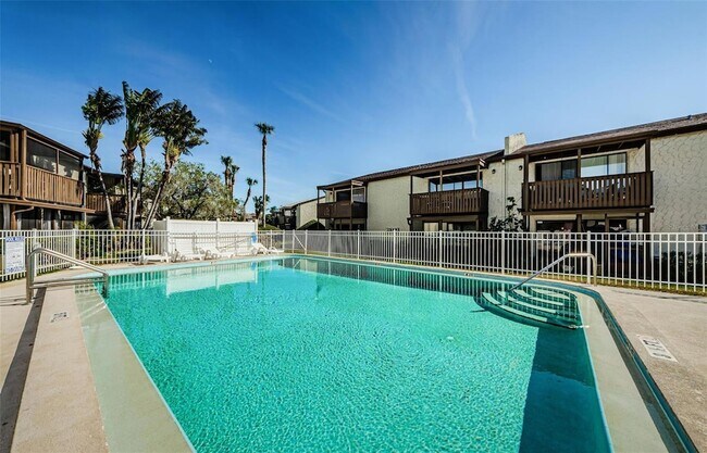 Building Photo - 722 116th Ave N