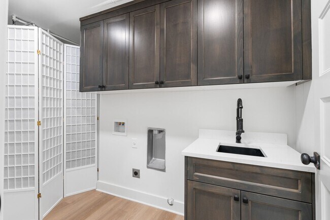 Building Photo - Freshly Remodeled Stunner Perched on the H...