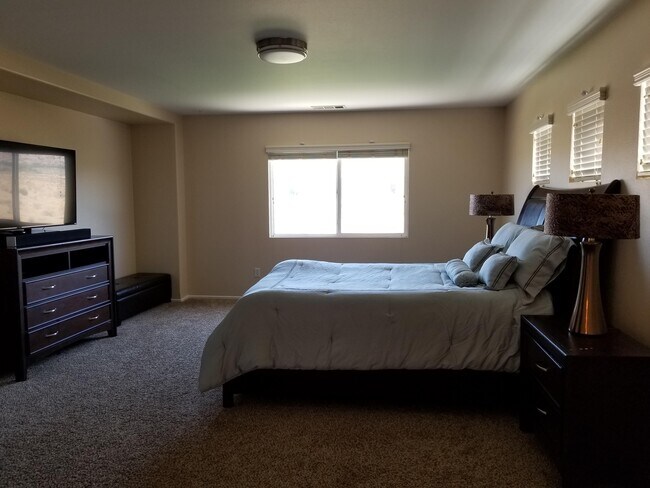 Building Photo - 1838 Amargosa Dr