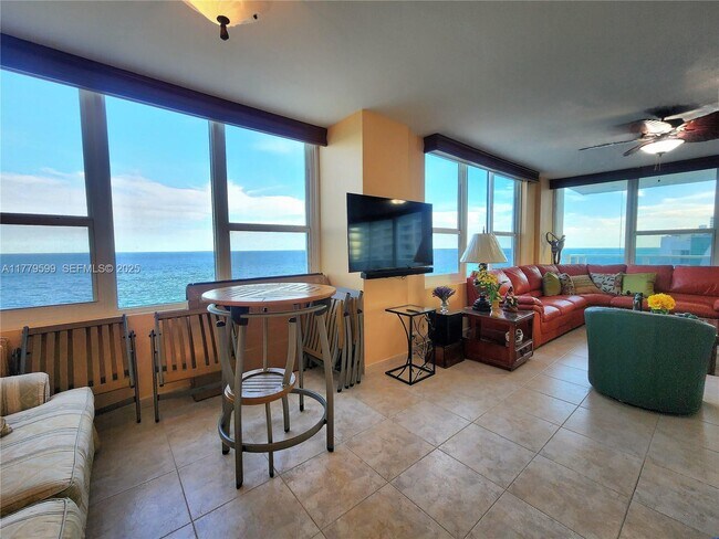 Building Photo - 3505 S Ocean Dr