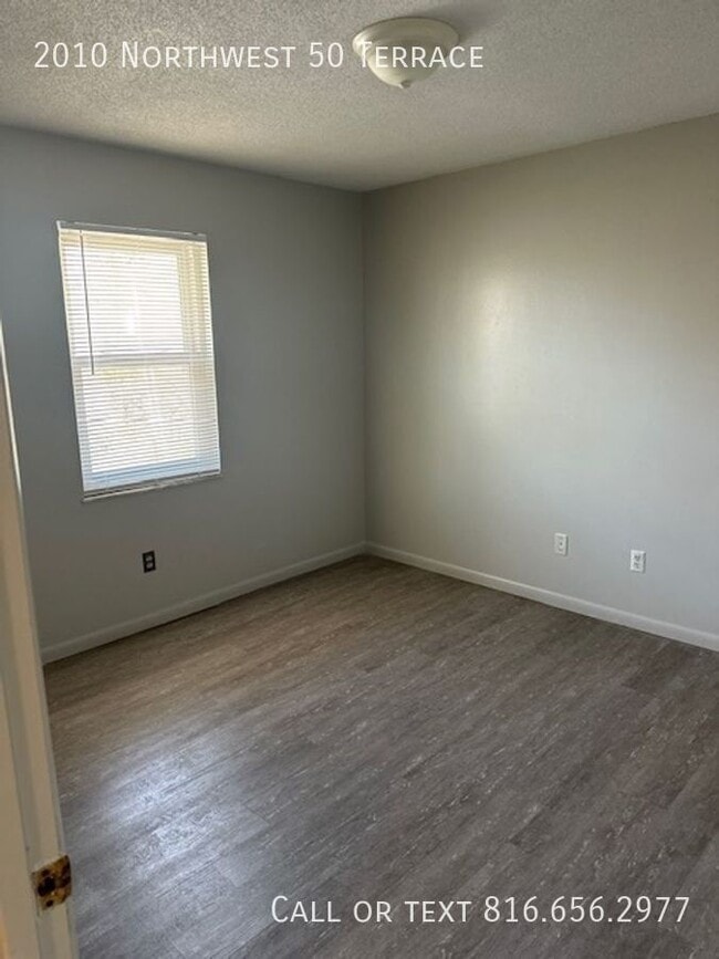 Building Photo - 2010 NW 50 Terrace