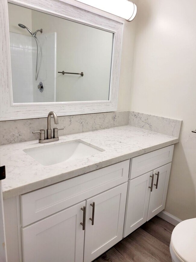 Building Photo - Available July 1, 2026 | A 3 Bedroom, 2.5 bath Townhouse with 2 parking stalls in Hokuala Hale