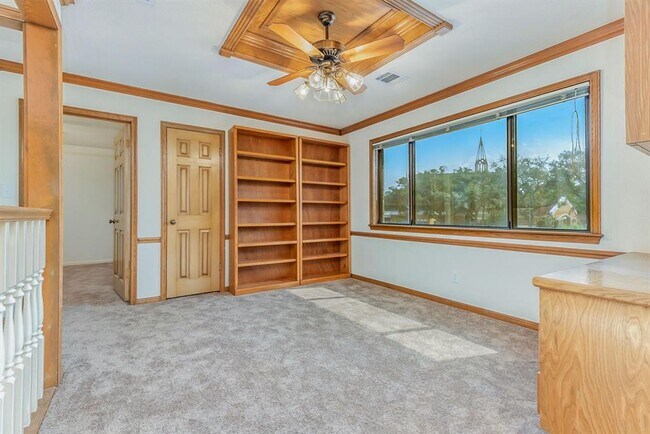 Building Photo - 18242 Vinland Dr
