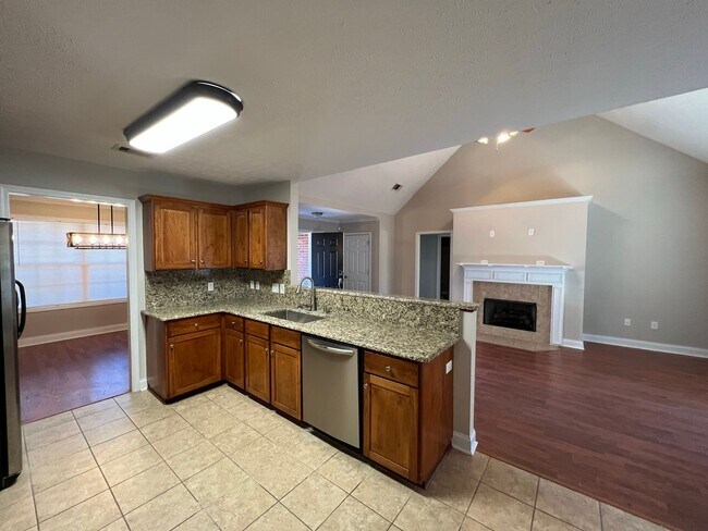 Building Photo - 1521 Mansfield Rd