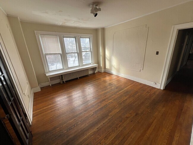 Building Photo - 67 S Main Ave