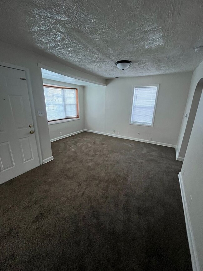 Building Photo - 2 bedroom home available in Loves Park