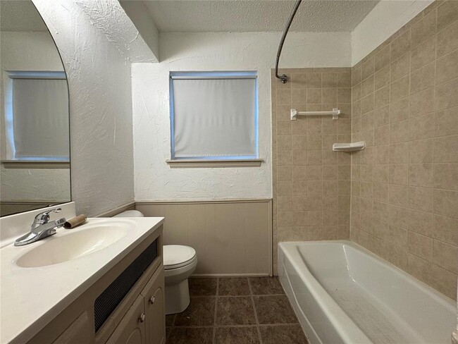 Building Photo - 4765 Spiva Dr