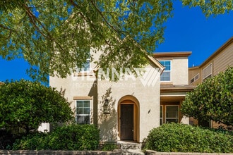 Building Photo - 3217 Village Center Dr
