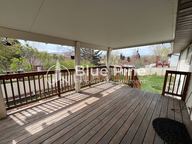 Building Photo - 1656 S Fairway Dr