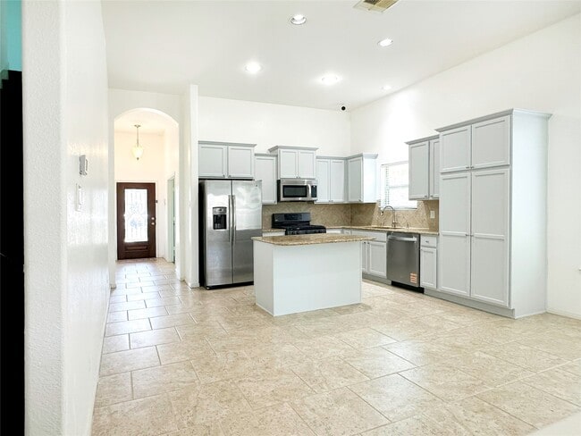 Building Photo - 18514 Magnolia Dell Dr