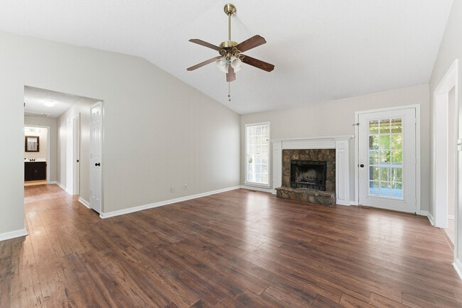 Building Photo - 50 Willowbrook Ct