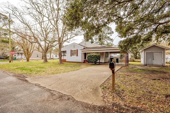 Building Photo - Cozy 2-Bedroom Home in Pascagoula