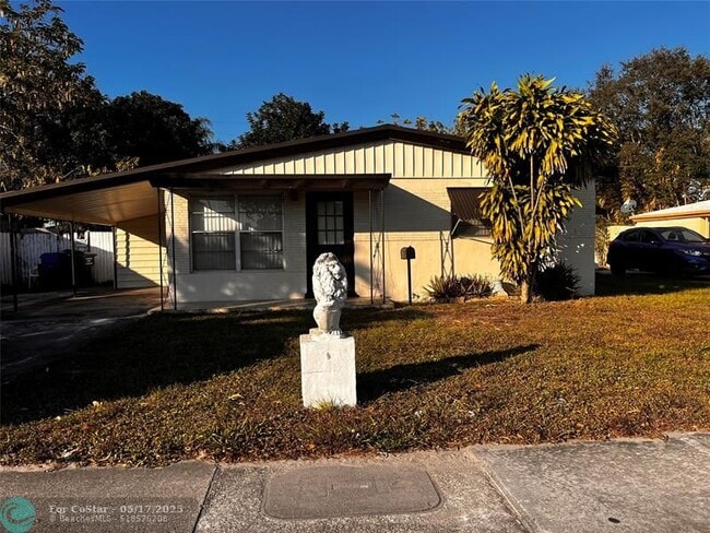 Building Photo - 5627 Sheridan St