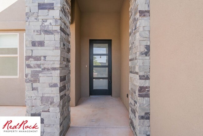 Building Photo - 4 Bedroom Home In The Dunes At Sand Hollow...