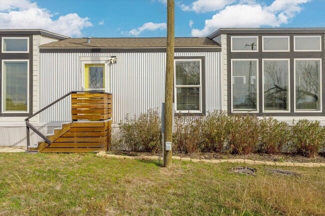 Building Photo - 307 Lnb St