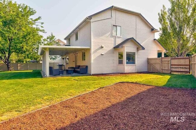 Building Photo - 6145 N Bellecreek Ave