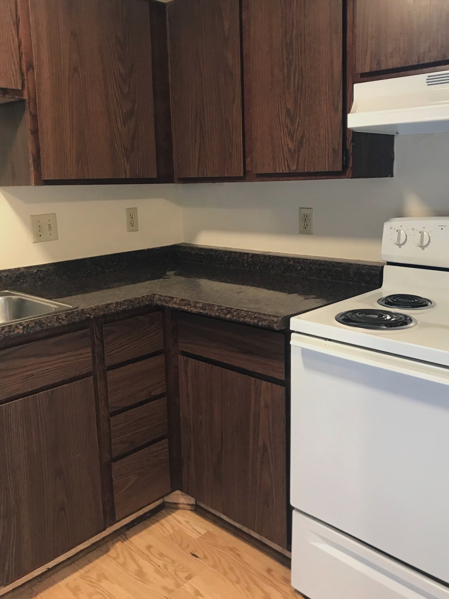 Building Photo - 2355 Chalet Gardens Rd