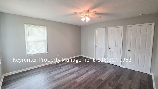 Building Photo - 202 N Paul Dr