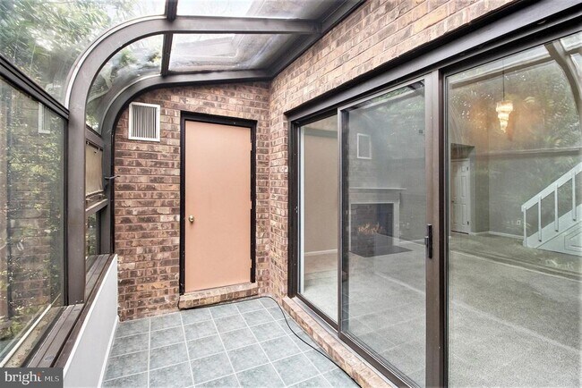 Building Photo - 1807 Mountainview Dr