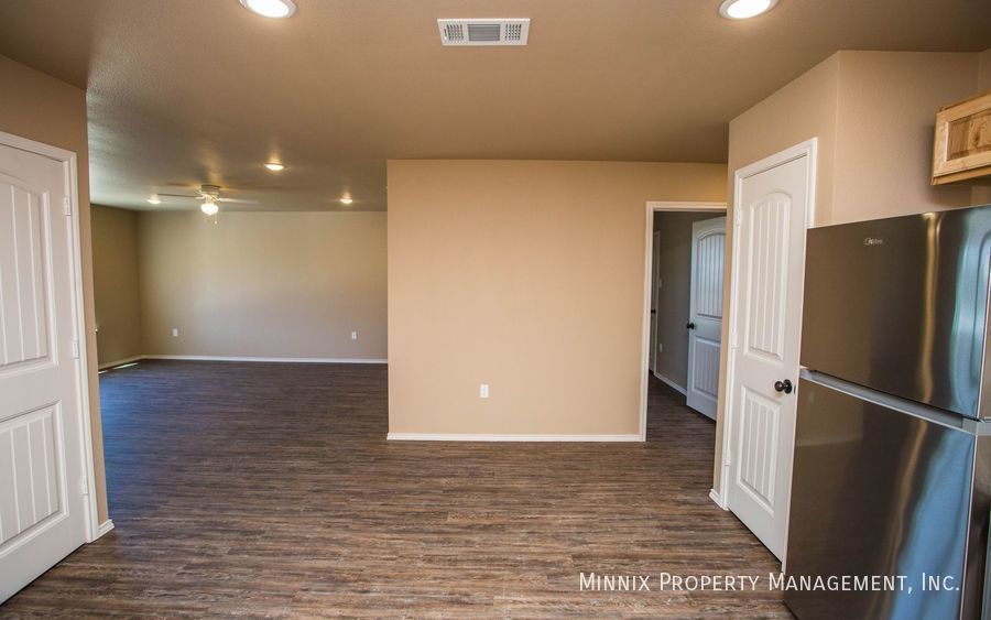 Building Photo - 2616 N Avenue P