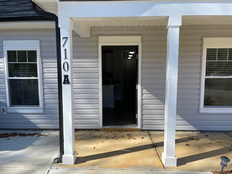 Building Photo - 710 Irene Ave