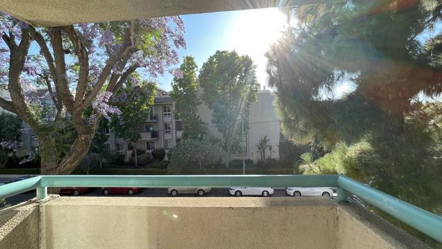 Building Photo - 5330 Zelzah Ave