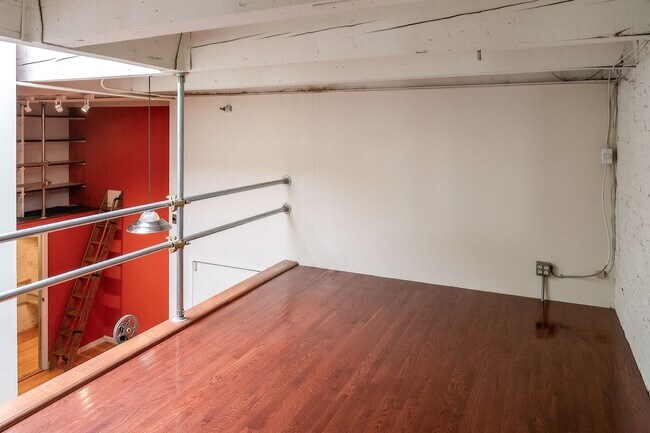 Building Photo - 2bd/1ba Seattle Condo