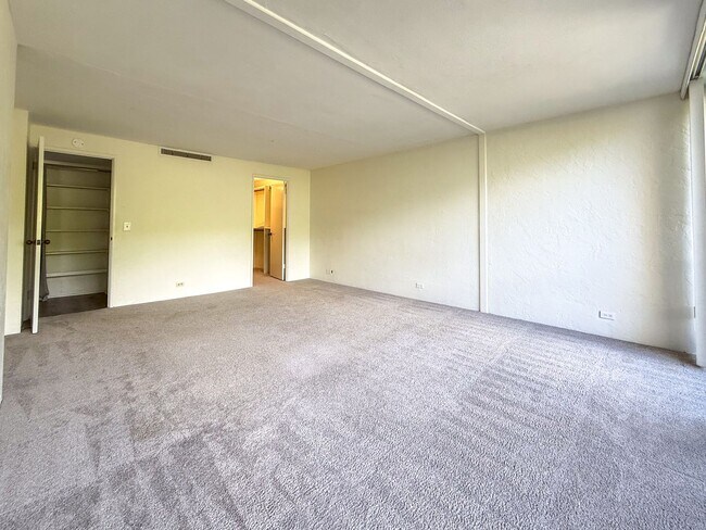 Building Photo - Beautiful One Bedroom in Hawaii Kai