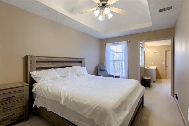 Building Photo - 2157 SW Rambling Vine Rd