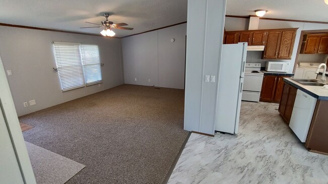 Building Photo - Maryville 37803 - 3 bedroom, 2 bath home. -  Contact Troy Adams (865) 233-6949